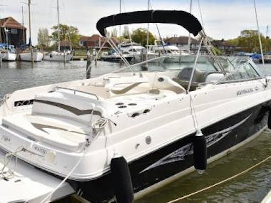 Rinker Captiva de 30 pies - Alquiler de lancha motora para 8 personas en Montreal, Canadá