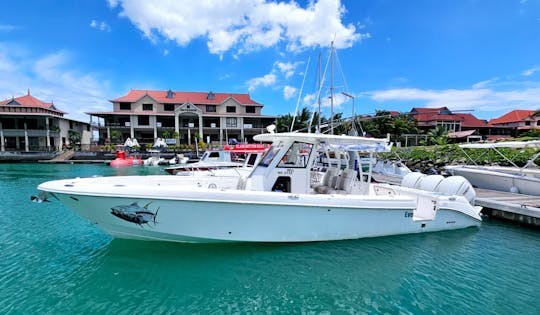 Grandes y lujosos Everglades 355 CC en Seychelles