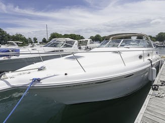 Oásis flutuante Sea Ray de 36 pés em Diversey Harbor para suas celebrações inesquecíveis!