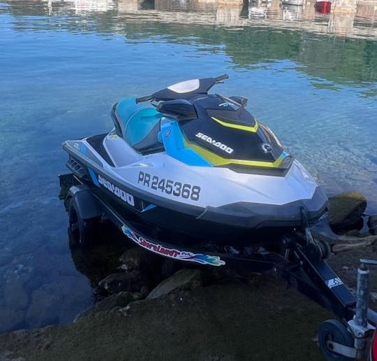 Alquile una moto de agua en Selce: entrega conveniente y alquileres de medio día o día completo