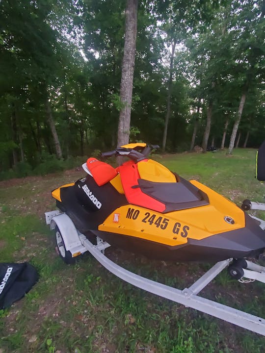 2022 Sea Doo Spark waverunner jetski Rental in Branson, Missouri