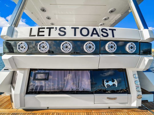 Navegue no Galeon Motor Yacht de 68 pés em Miami!!!!