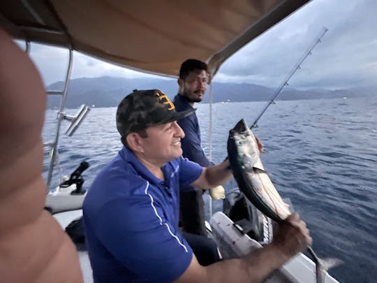 Pêche amusante en bateau, tubing, plongée avec tuba, visite des superbes plages du sud