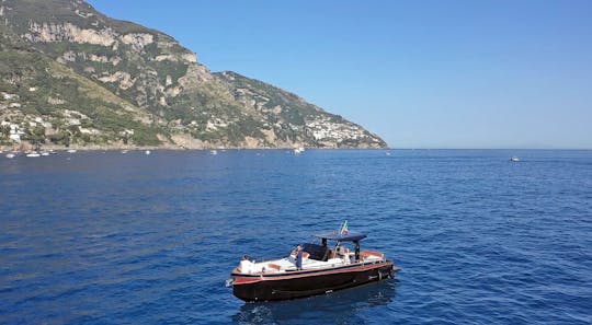 Sorrento - Passeie por um luxuoso iate a motor de 14 T-Top