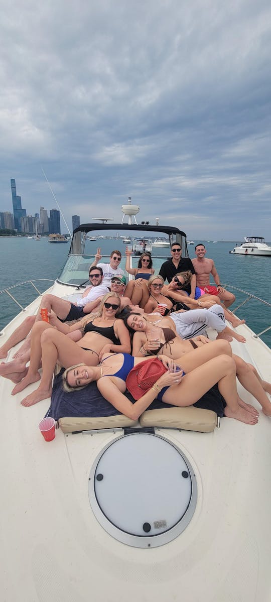 Cruise Chicago Playpen - SEPTEMBER DISCOUNTS - 40 Foot Yacht