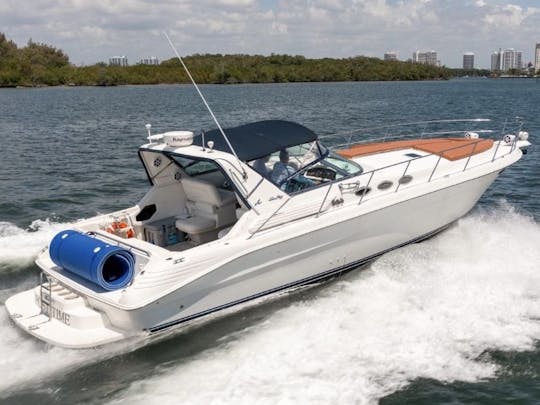 ¡Navega por Miami con lujo a bordo de nuestro Azimut de 45 pies! ⚓🚤