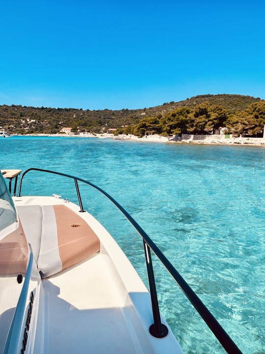 Excursion privée d'une demi-journée au Blue Lagoon et à 2 îles au départ de Split ou Trogir 