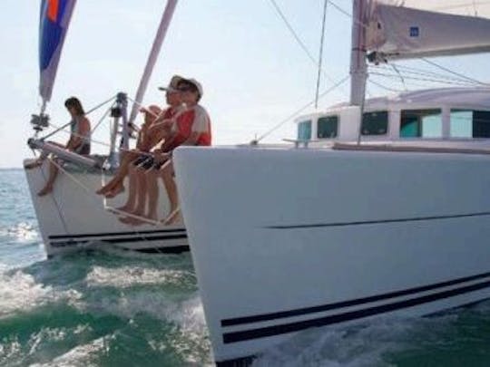 ラグーン 380 カタマランレンタル（バレアレス諸島、エイビッサ）