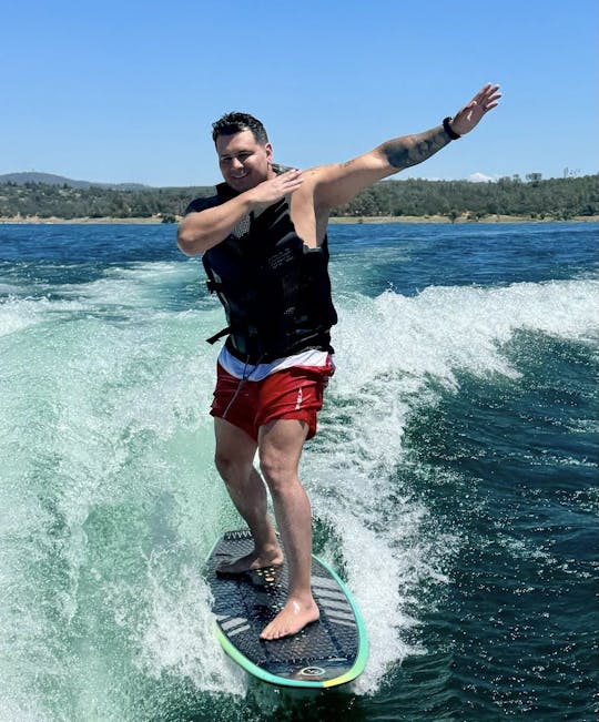 Explore Folsom Lake in Style with 21ft Sanger Boat