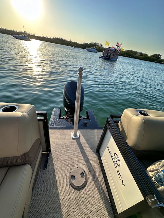 Pontoon THE LUX BRAND NEW 🪄 for rent in north Miami!