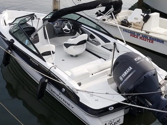 Hermoso Monterey Bowrider de 20 pies en Sag Harbor