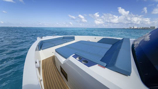 Last Minute Deal! De Antonio 42 Ft Yacht for Rent in Cancun, Mexico.