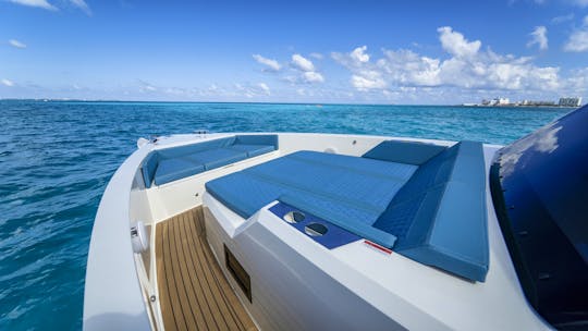 Last Minute Deal! De Antonio 42 Ft Yacht for Rent in Cancun, Mexico.