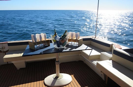 Puerto Banús: alquiler de yates para grupos para fiestas y mucho más