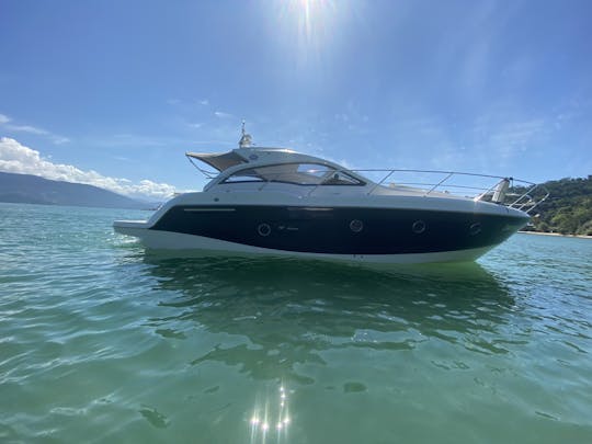 40ft Sessa Casagrande Motor Yacht Rental in Paraty, Rio de Janeiro, Brazil