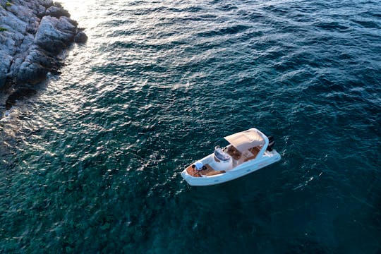 Discover the premium Aquamax B 23 F, your gateway to island adventures!