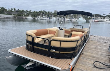 Cruise/Party W Amazing 25ft Bentley Tritoon -Nice BT, Captain,Float,New Interior