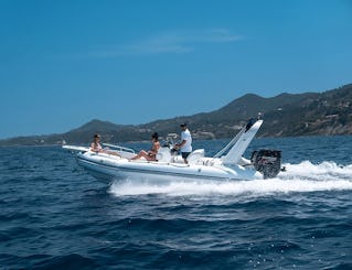 BATEAU À MOTEUR BOSS - CROISIÈRE SUR LE CÔTÉ NORD