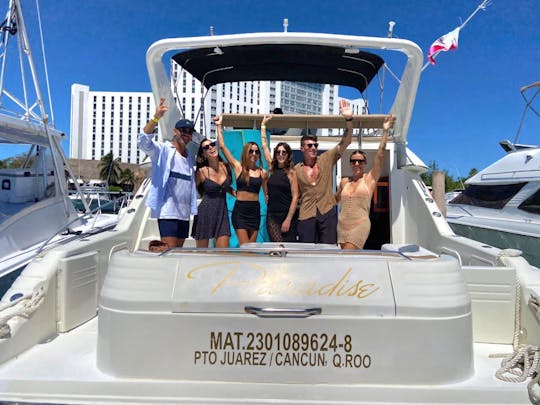 Yate privado de 46 pies en Cancún con capacidad para 15 personas