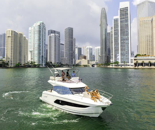 New And Clean Prestige Yacht To Explore Miami And Have Fun With Friends