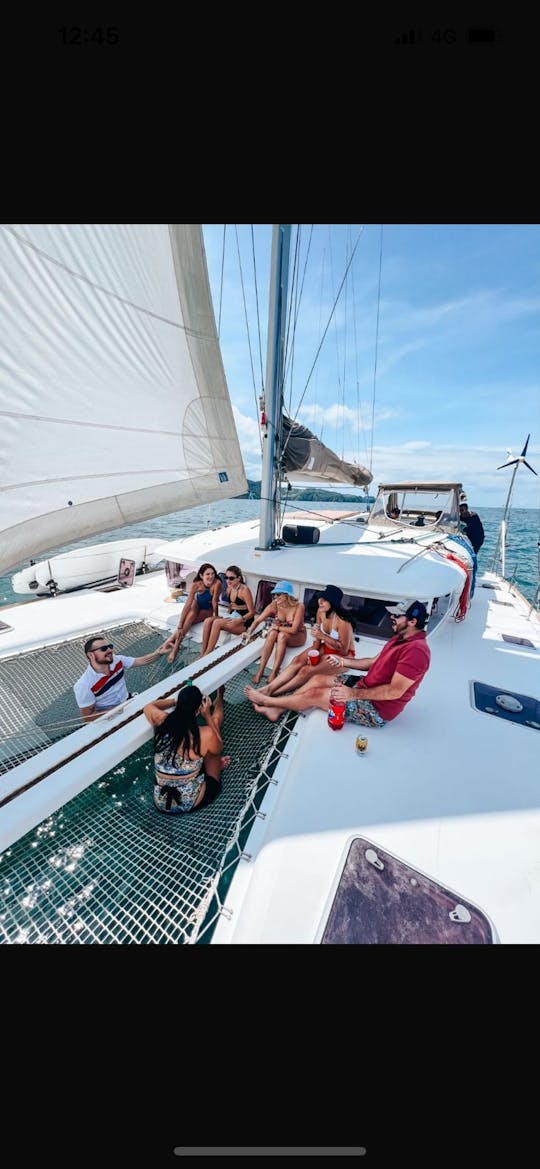 ¡Catamarán Foilborne Power, barco de fiesta de 40 pies para tu próxima aventura!