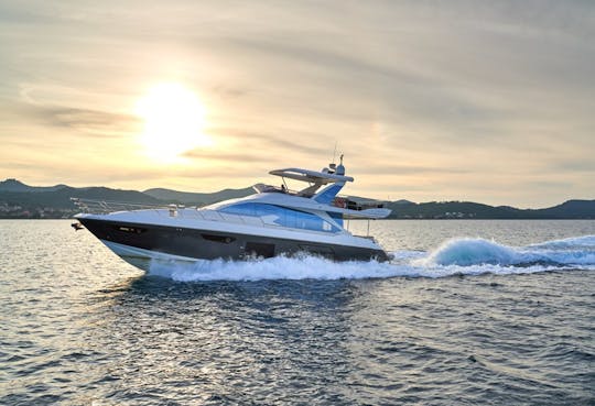 AZIMUT 72, ポドストラナ, クロアチア