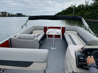 23ft Princecraft Pontoon 12 persons anniversary, party, bachelorette 