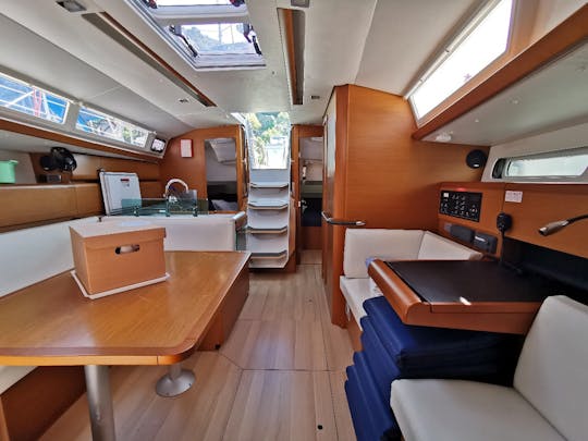 Modelo Jeanneau 2018: Veleiro Sun Odyssey 419 em Pula, Croácia