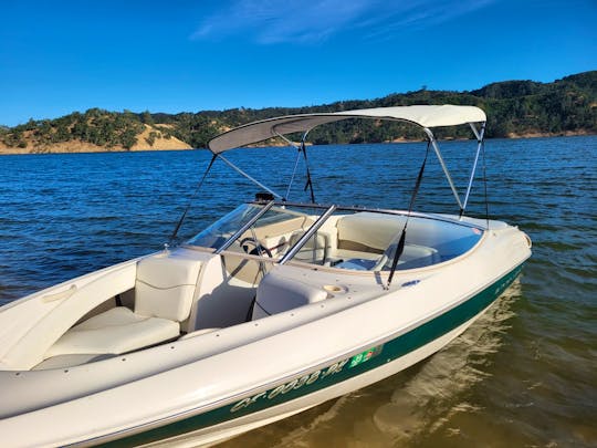 Fully fueled & waiting in the water at Lake Nacimiento (Bayliner Capri)