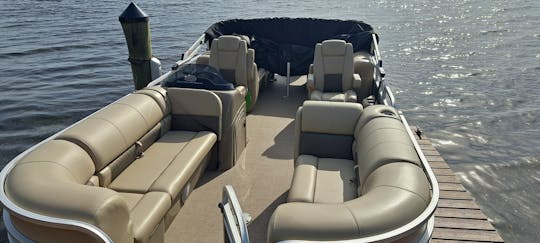 Suntracker Party Barge Lake Tarpon Pontoon boat tours.