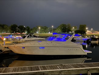 NOUVEAU ! ! ! Yacht à moteur de luxe de 35 pieds avec plateforme de baignade de 4 pieds