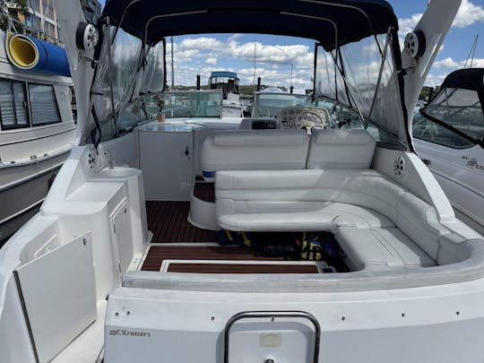31ft Cruiser Yacht Charter – Private Luxury on the Potomac!