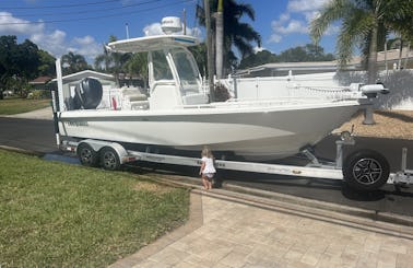 Very Comfortable Everglades 243 Center Console Boat Rental in Saint Pete Beach