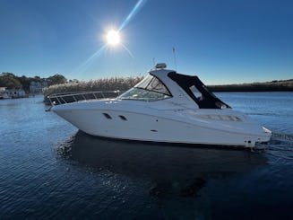 Enjoy Sunsets Cruises & Lighthouses on our 33ft Sundance Charter relax, & enjoy.