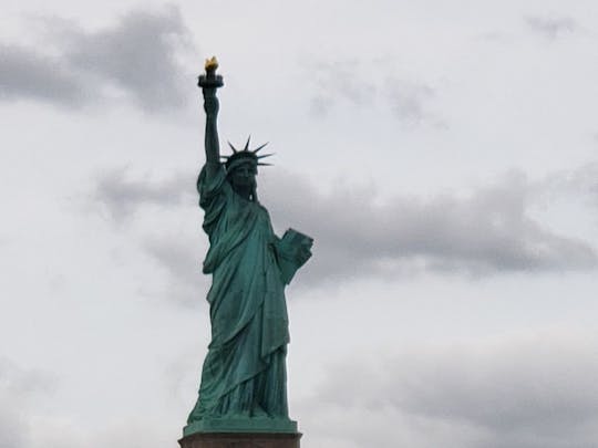 Estátua da Liberdade/Passeios e pesca no porto de Nova York