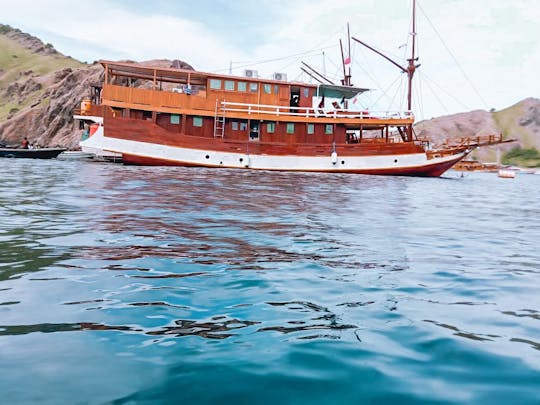 3DAYS/2NIGHTS EXPLORE KOMODO TOUR