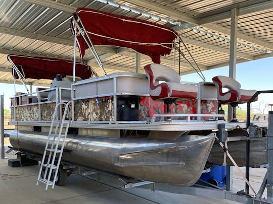 22ft Pontoon Boat in Surprise, Arizona