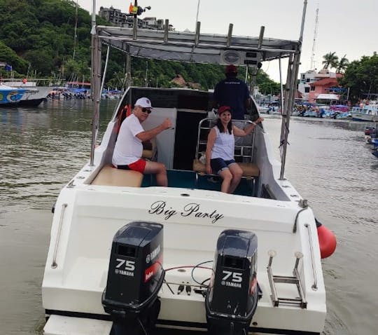 Cruiser Boat to visit the Bays of Huatulco