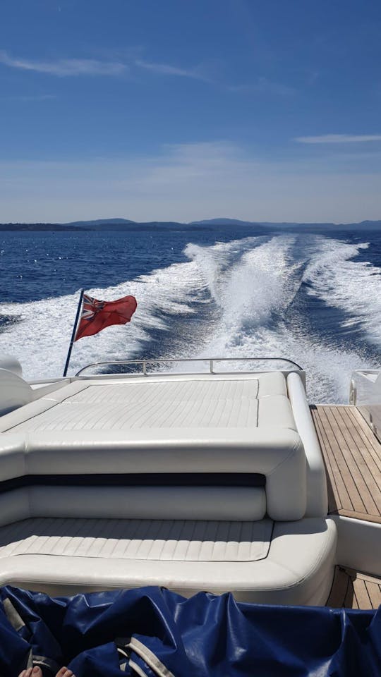 Location de yacht à moteur Sunseeker Superhawk de 48 pieds sur la Côte d'Azur, France 