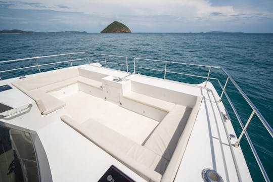 INDIGO 53 - Private power catamaran charter