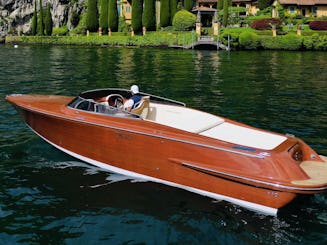 Private Boat Tour for 7 with 29' Tullio Abbate Wooden Boat on Lake Como