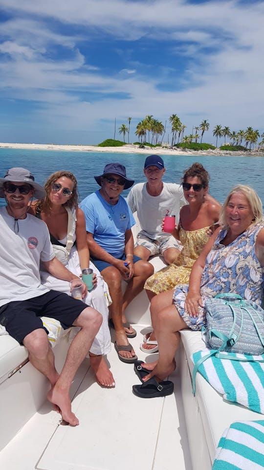 Journée à la plage avec cochons, tortues et plongée en apnée