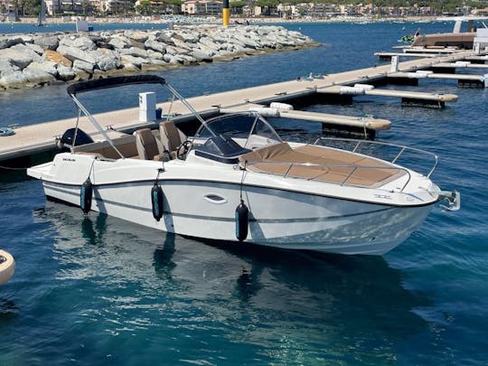 Sea Escape: 755 Sundeck 2019 – 225hp V6, Comfort and Thrills in Marseille!