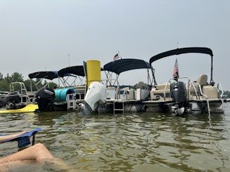 2 nuevos barcos Tri-toon «Capitán y combustible incluidos» Old Hickory Lake del área de Nashville