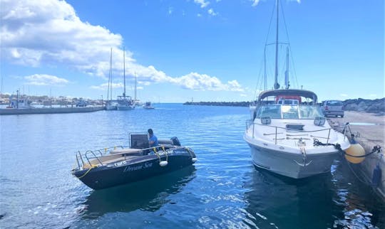 Barco a motor Gogo de 16 pés para alugar em Santorini