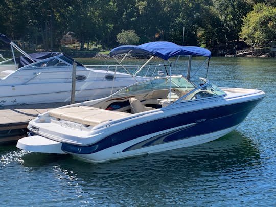 Divirta-se sob o sol com o barco de convés Bayliner 190!!
