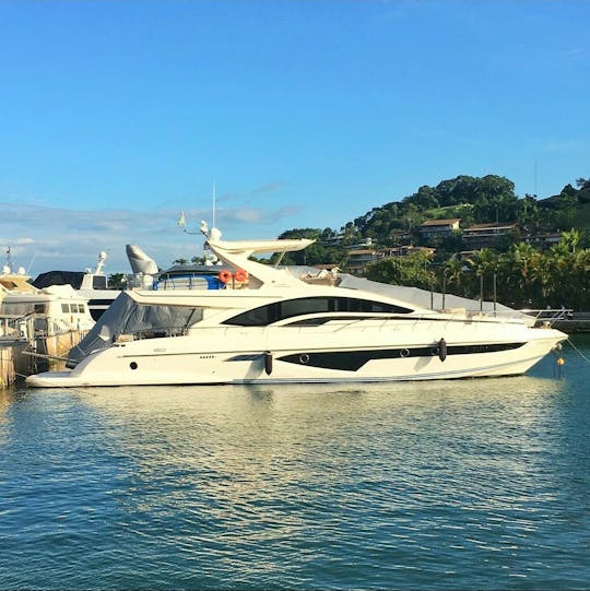 Location d'un méga-yacht Intermarine Apolo Power de 80 pieds à Paraty, au Brésil