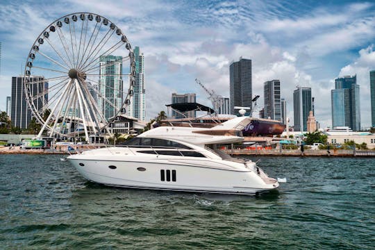 Luxury 50ft Princess Yacht w/ FlyBridge - Spacious & Modern Layout, Great Rates
