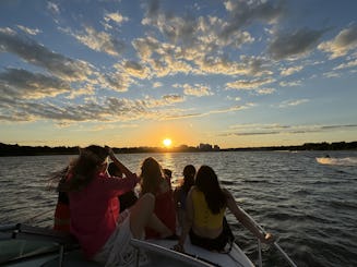 Welcome aboard! This 27ft cruiser is perfect for your day on the water!