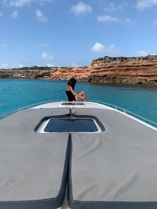 Location de yacht à moteur Performance 37 « Mokai » à Eivissa, Îles Baléares